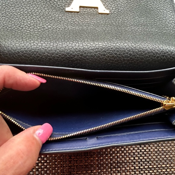 Louis Vuitton BLUE Capucines Wallet - Picture 14 of 16